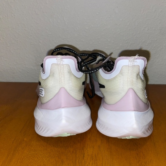 Nike Zoom Gravity “U Complete Me”- women’s running shoes Size 7.0 - Picture 4 of 8